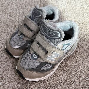 New Balance Toddler- Gray Sneakers 990s